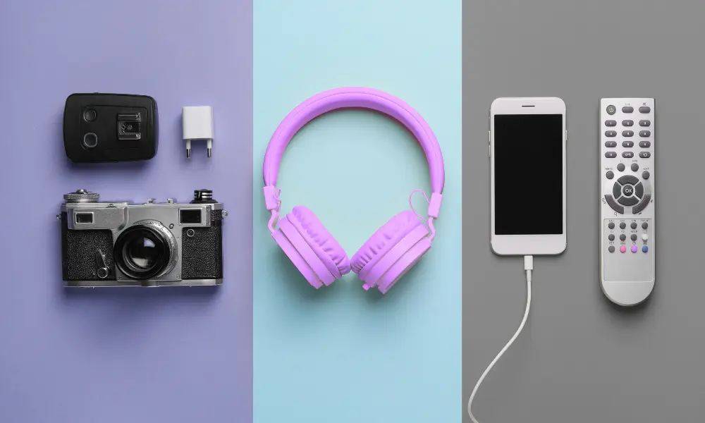 Brown Mockup Phone Fashion Blog Banner (1000 x 600 px) (1000 x 600 px) (1000 x 600 px)